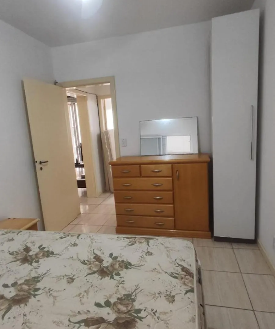 Quarto Em Apto - Para Mulheres Laguna
