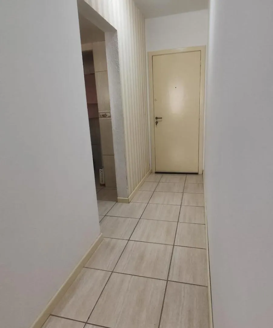 Quarto Em Apto - Para Mulheres 라구나